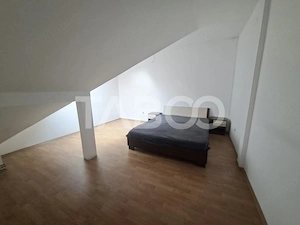 Apartament la mansarda de vanzare 3 camere Vasile Aaron - imagine 4