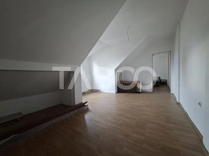 Apartament la mansarda de vanzare 3 camere Vasile Aaron - imagine 10
