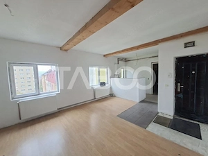 Apartament la mansarda de vanzare 3 camere Vasile Aaron - imagine 1