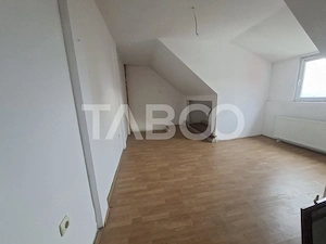 Apartament la mansarda de vanzare 3 camere Vasile Aaron - imagine 7