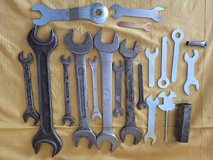Set de chei mecanice vintage  aprox  21 bucati, (chei fixe, inelare și combinate)