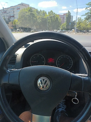 Volkswagen Golf 5 - foarte intretinut - 1.9TDI editia Tour - imagine 4