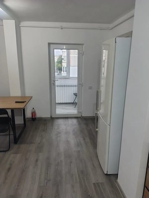 Vand URGENT apartament  3 CAMERE ! - imagine 4