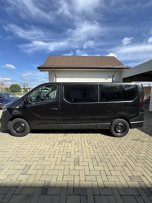 Opel Vivaro  Motor schimbat recent - imagine 3