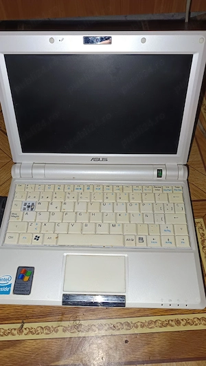 Laptop ASUS vintage pentru colecție   piese + husă originală