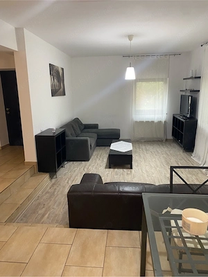 Proprietar inchiriez apartament 3 camere,in vila cu 3 apartamente,totul contorizat separat,parcare  - imagine 2