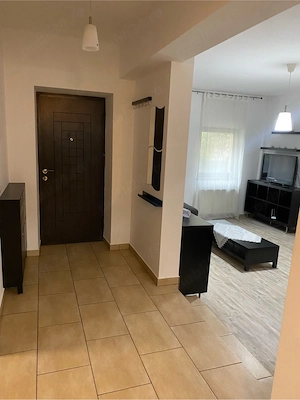 Proprietar inchiriez apartament 3 camere,in vila cu 3 apartamente,totul contorizat separat,parcare  - imagine 5