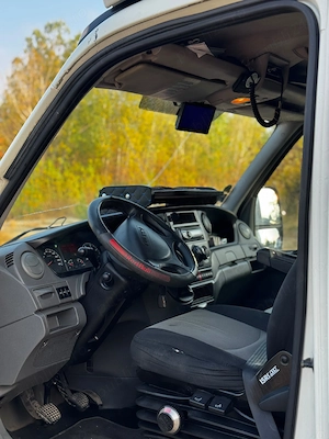 Iveco daily 2012 cub cu lift - imagine 2