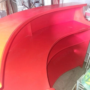 Mobilier magazin imbracaminte