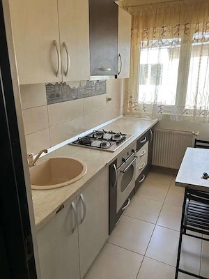 Inchiriez apartament cu doua camere!