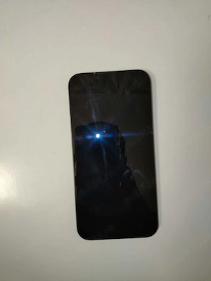 vand iPhone 13