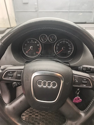 Vând Audi A3 2010 1,4 125CP - imagine 3