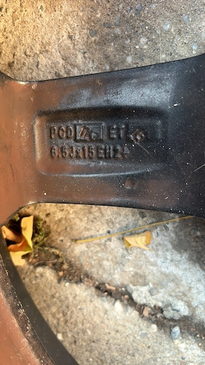 Roți 195/65/r15  roțile sunt  în stare foarte bună nu sunt sudate sau strâmbe  
