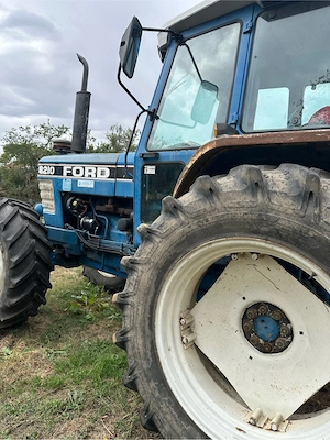Tractor ford 8210 - imagine 2