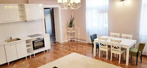 Apartament 3 camere la casă, curte proprie, Parcul Sub Arini - imagine 2