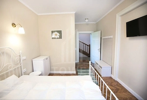 Apartament 3 camere la casă, curte proprie, Parcul Sub Arini - imagine 5