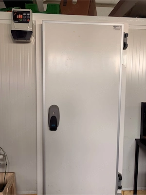 Camera frigorifica 5x4x2m din panouri sandwich 80mm