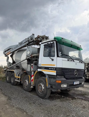 Vând pompa de beton Mercedes Actros 4142