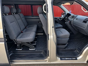 vw t5 2.5 tdi 131 cp 8 locuri an  2009 - imagine 3
