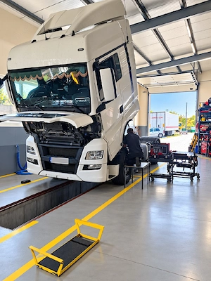 Service camioane autoutilitare Baia Mare - imagine 2