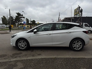 Opel Astra 1.6 diesel automată 2019 - imagine 3