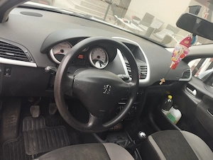 Vând Peugeot 207,1.4 benzina,2009 - imagine 4