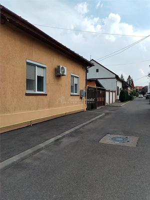 Casa in Hunedoara, central - imagine 2