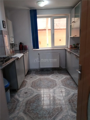 Casa in Hunedoara, central - imagine 15