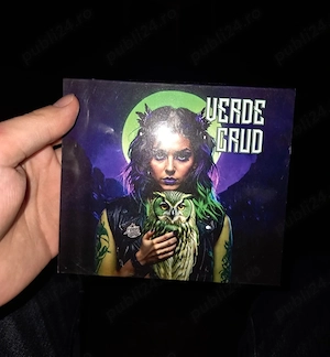 Monday shadows- verde crud