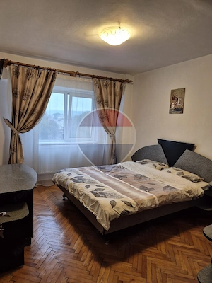Apartament cu 4 camere de vânzare în zona Central - imagine 3