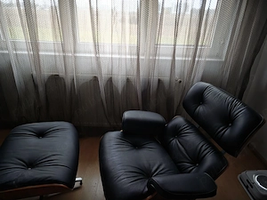 Replica Eames Lounge