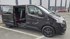 DE VÂNZARE: Nissan NV300 Combi Premium, lung, 8 locuri, 170 CP, automat  Varianta Premium  - imagine 5