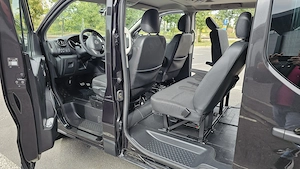 DE VÂNZARE: Nissan NV300 Combi Premium, lung, 8 locuri, 170 CP, automat  Varianta Premium  - imagine 7