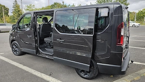 DE VÂNZARE: Nissan NV300 Combi Premium, lung, 8 locuri, 170 CP, automat  Varianta Premium  - imagine 3