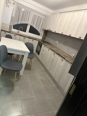 Ofer spre inchiriere apartament cu 2 camere . Zona Subcetate , Sanpetru - imagine 3