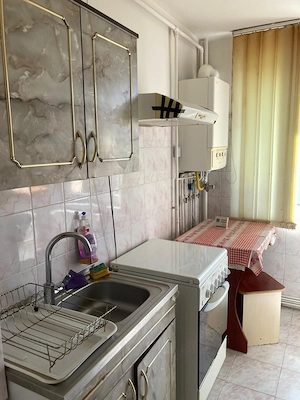 Închiriez apartament cu doua camere Victoriei