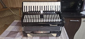 Vand acordeon Parrot 120 basi