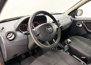 Dacia Duster 1.6 16V 4x4 - imagine 13