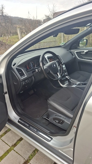 Volvo XC60 2.4 Diesel 230 CP 4x4 Automată Euro 6 - imagine 5