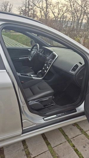 Volvo XC60 2.4 Diesel 230 CP 4x4 Automată Euro 6 - imagine 4