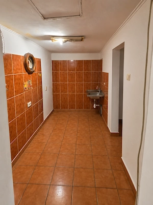 Proprietar vând casă locuibilă, teren 599 mp, Huși   str. Albița - imagine 2