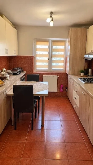 Apartament cu 3 camere decomandat parter inalt zona Girocului aproape de Spitalul Judetean centrala  - imagine 3