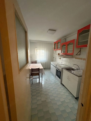 Apartament de 3 camere zona CODRUL COSMINULUI,