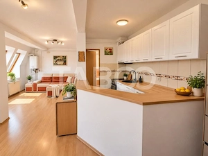 Apartament de vanzare 4 camere mansarda Vasile Aaron Sibiu