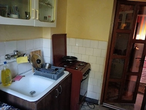 De vanzare apartament 3 camere decomandat, etaj 2 - imagine 3