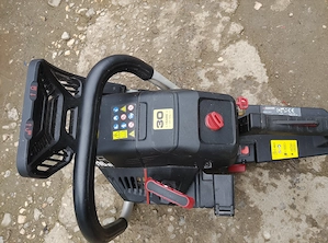 Vând drujba aprindere electrica pe buton 