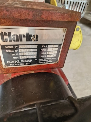 vând generator honda 4kw