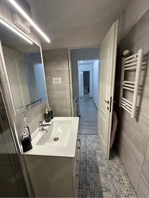 Apartament cu 3 camere etaj 6 zona Calea Sagului amenajat integral - imagine 9