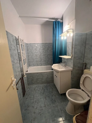 Închiriez apartament cu trei camere  - imagine 3