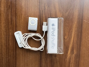 Apple iPod Shuffle 2nd Gen 1GB Argintiu   Cutie Completă (CIB)